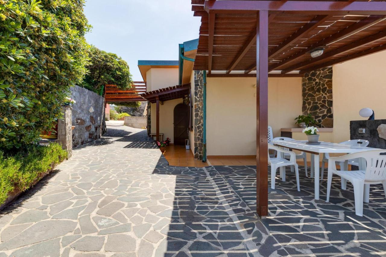 La Terrazza Sul Mare Villa Magomadas Exterior photo