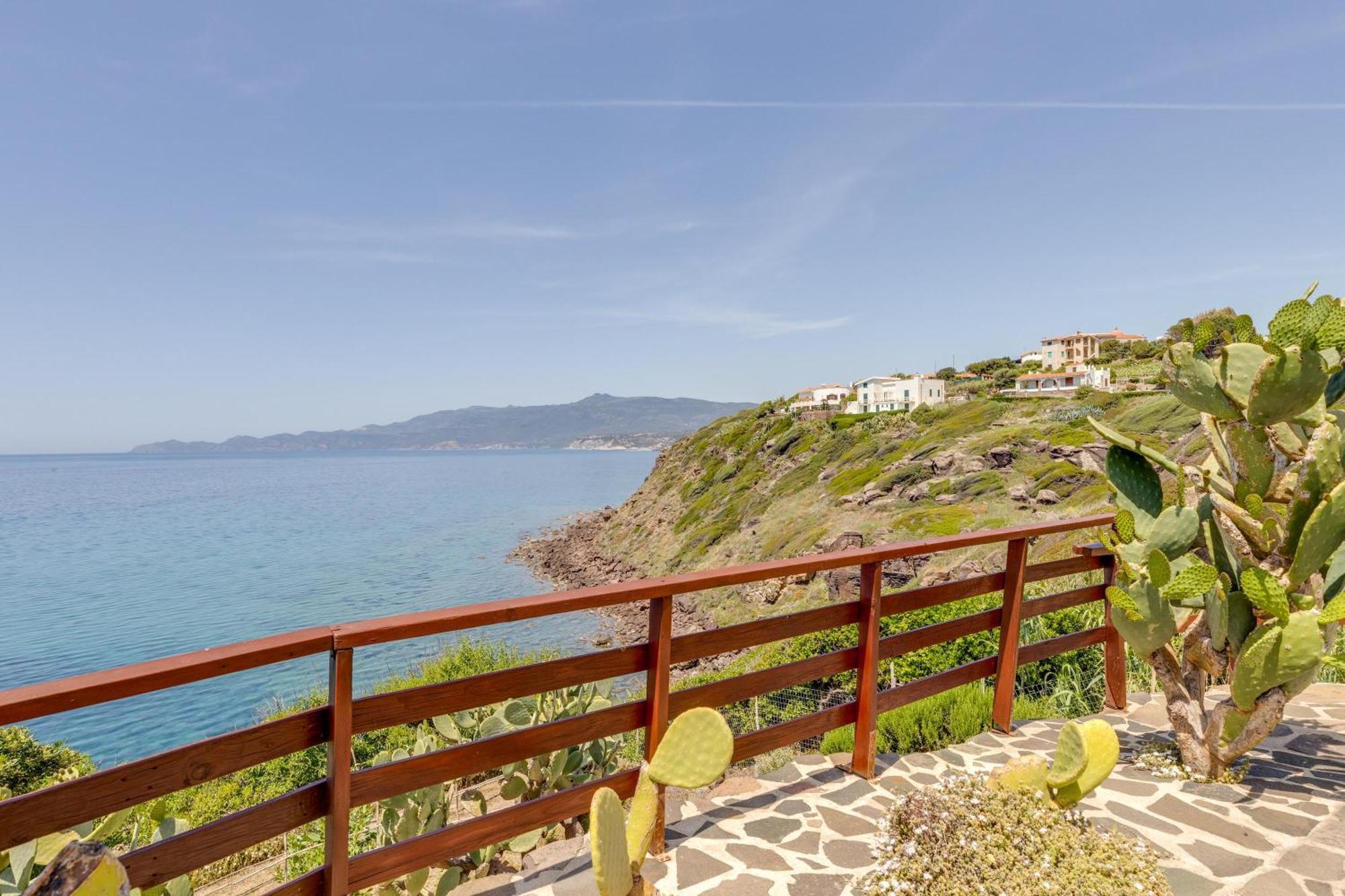 La Terrazza Sul Mare Villa Magomadas Exterior photo